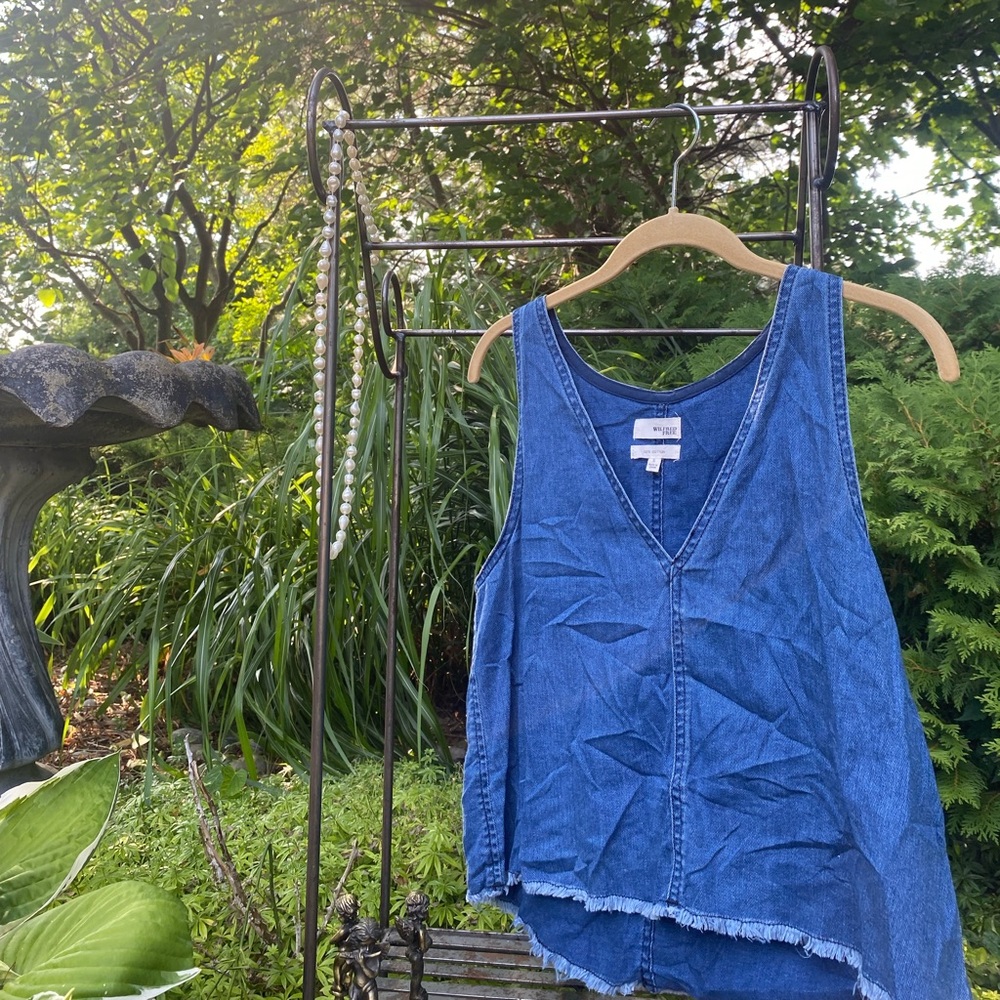 Wilfred Free Indigo V-Neck Top